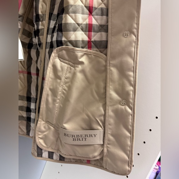 Burberry Fernleigh Quilted Logo Coat, Large, NWOT - Picture 3 of 7